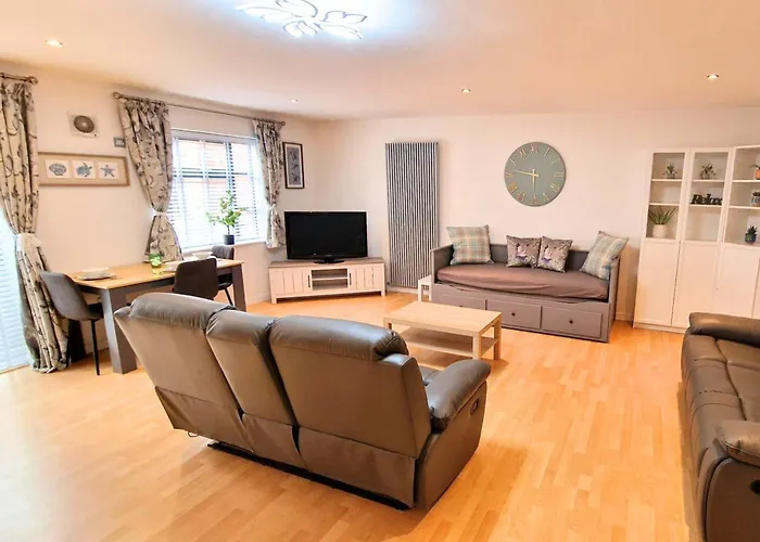 Luxury City Centre Apartment- Free Parking